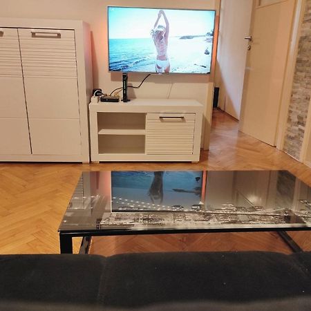 Apartment Mm Split Exteriör bild